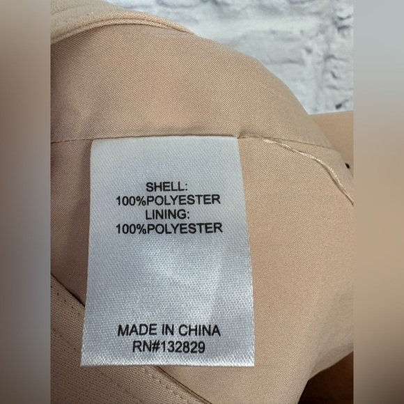 NWT Superdown X REVOLVE Melody Short Cargo Pocket Beige Tan Cream Size Medium - Picture 7 of 8